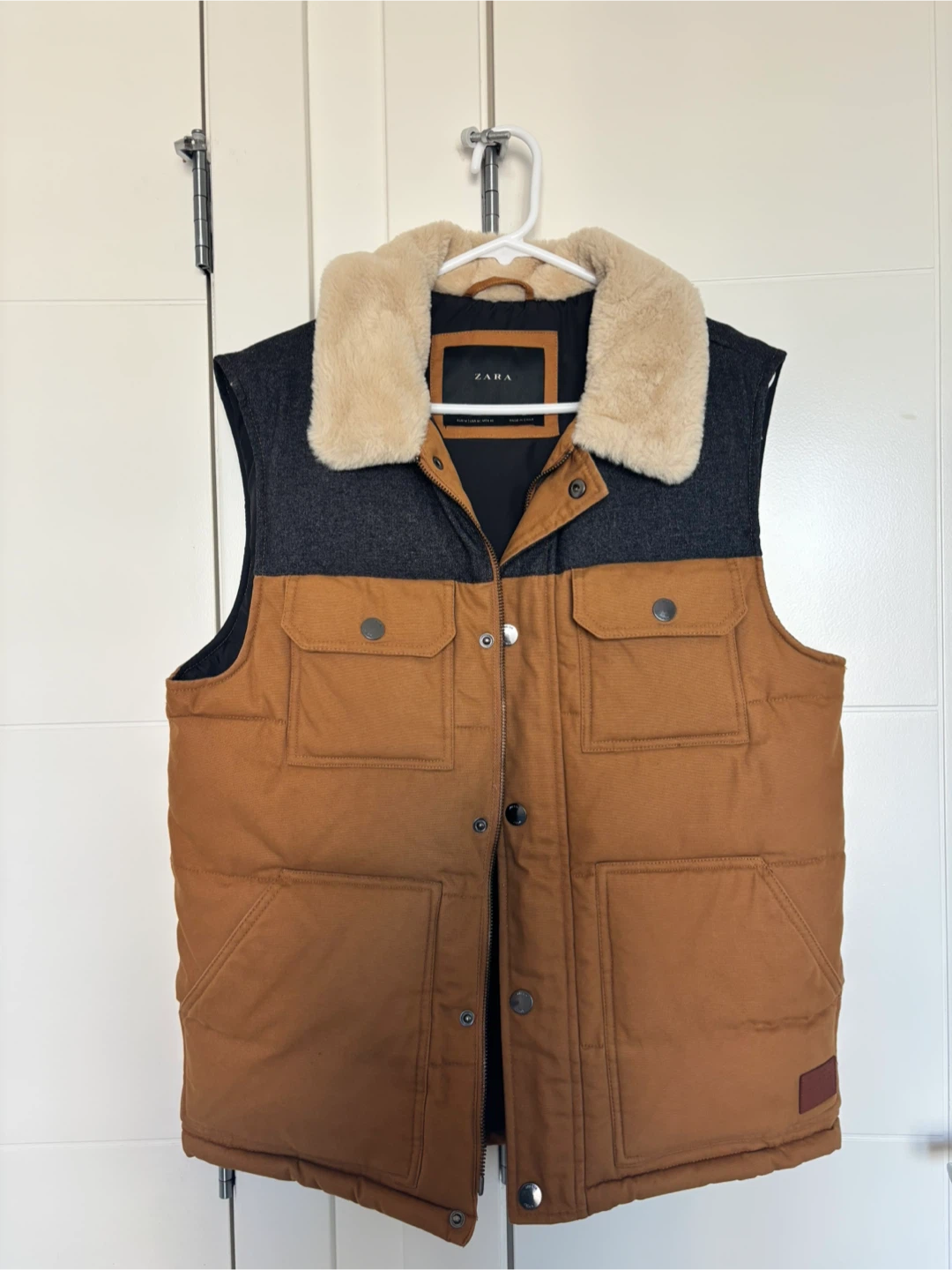 Zara Men's Faux Fur Collar Puffer Vest