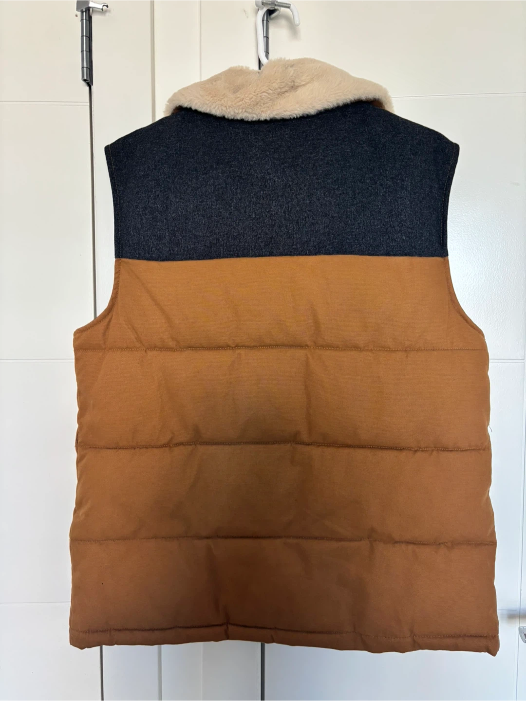 Zara Men's Faux Fur Collar Puffer Vest - photo 2