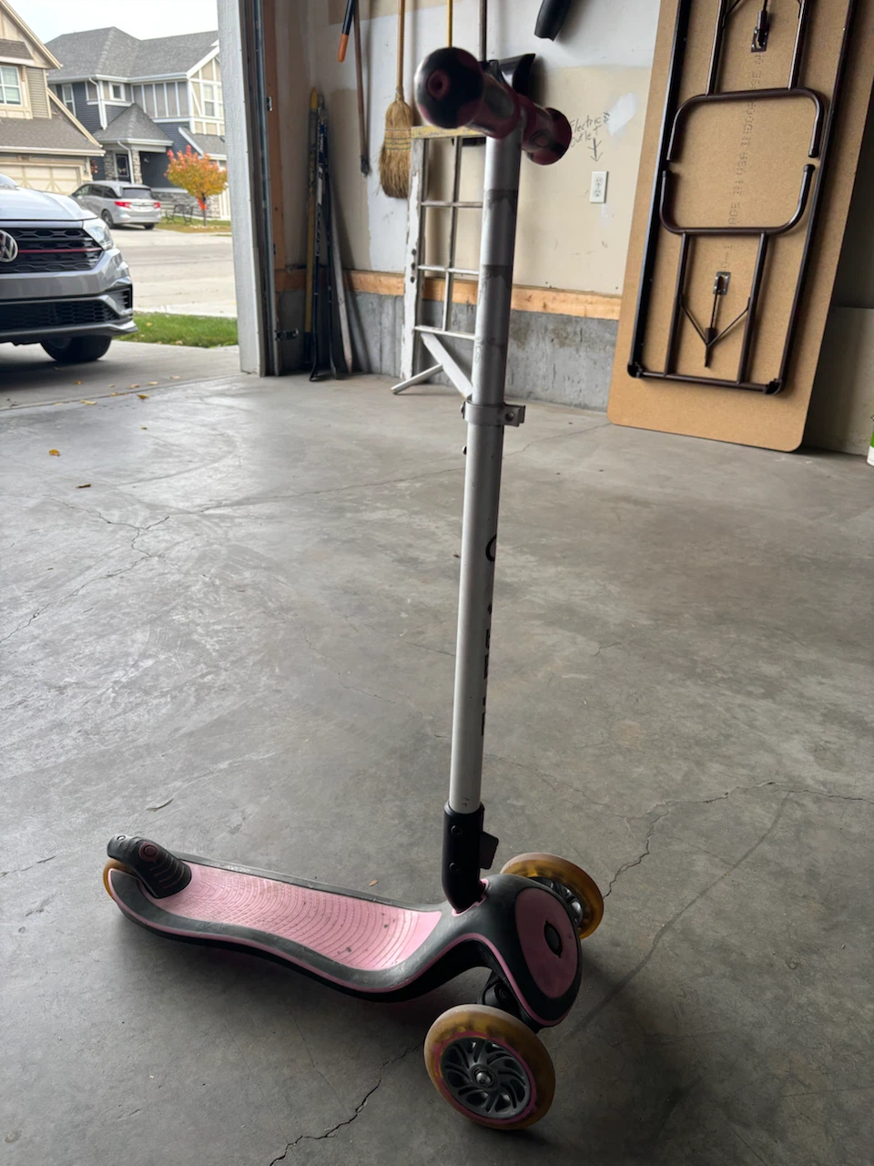Globber 3-Wheel Kids Scooter