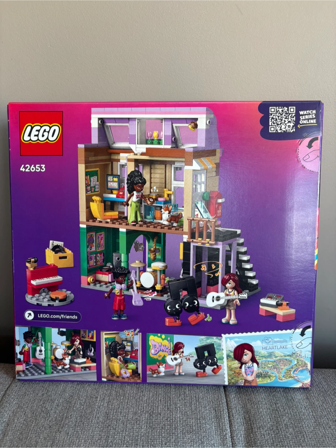 LEGO Friends Music Store & Apartment 42653 - photo 3