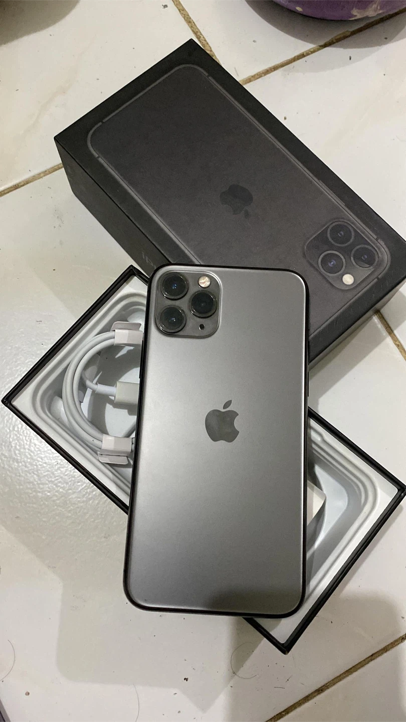 iPhone 11 Pro Max|Mint Condition\ 100% Battery - photo 2