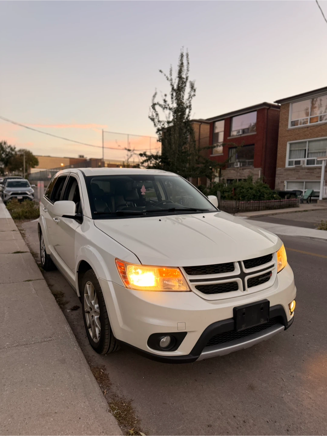White Dodge Journey R/T - photo 2