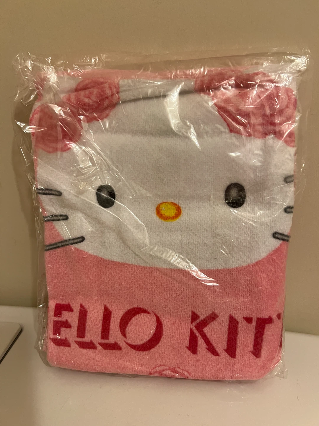 Sanrio Hello Kitty Pink Rose Bath Towel