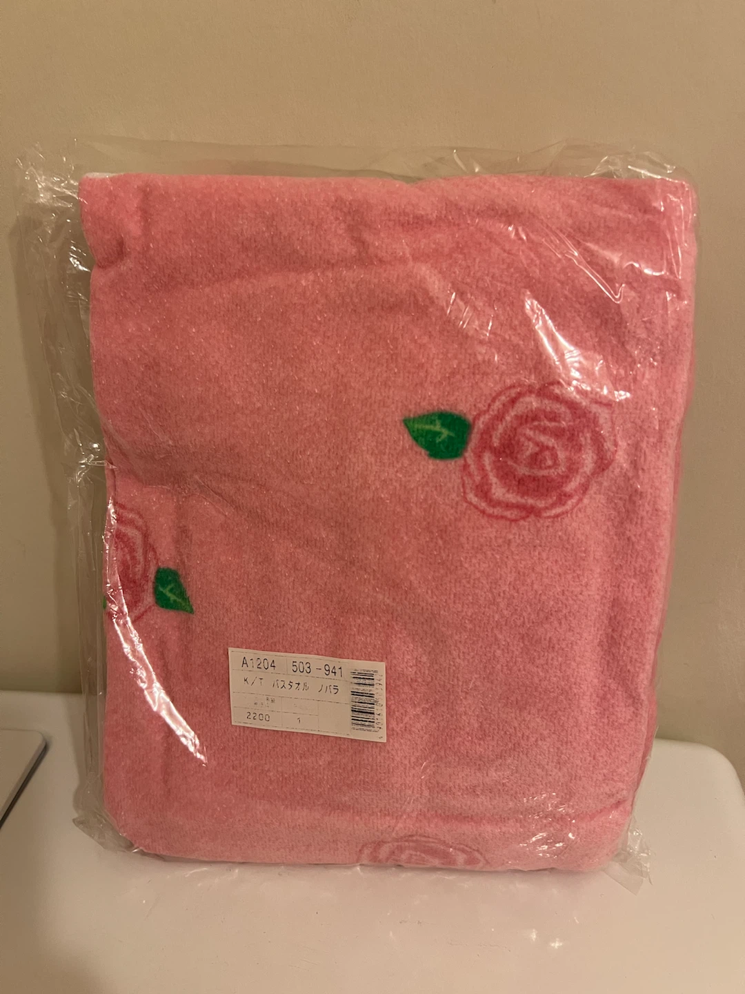 Sanrio Hello Kitty Pink Rose Bath Towel - photo 2