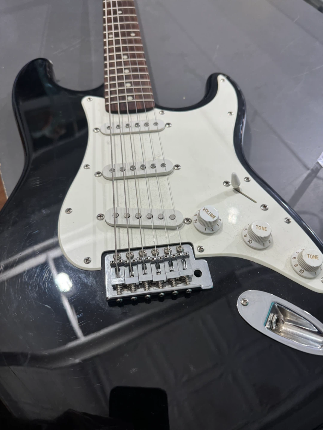 Squier by Fender Stratocaster Electric Guitar