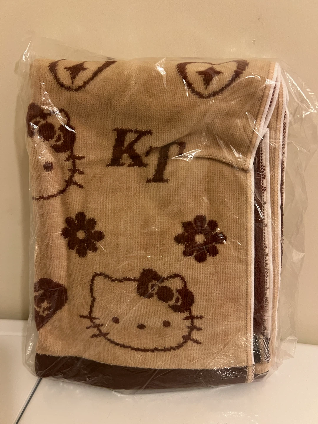 New Hello Kitty Brown Towel - photo 2