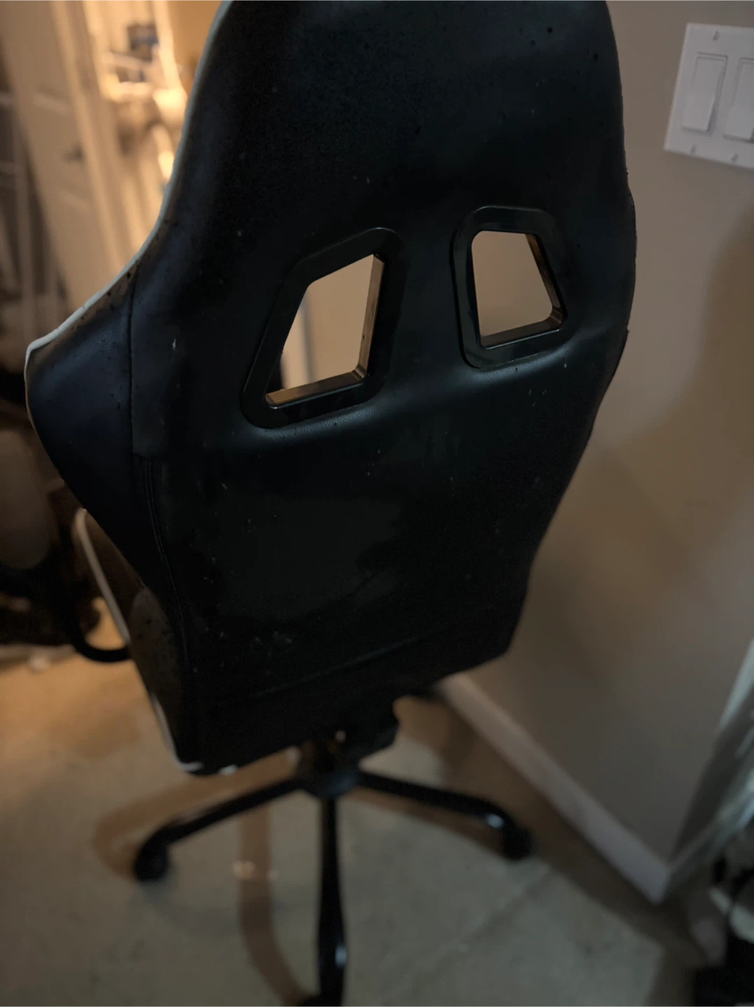 Black and white gaming chair - photo 2