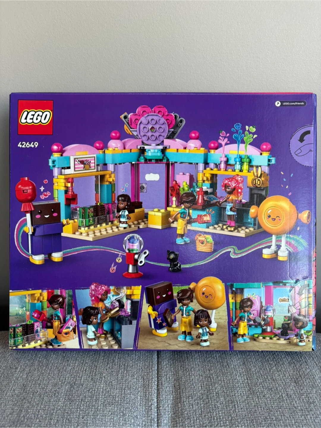 LEGO Friends Heartlake City Candy Store 42649 - photo 5