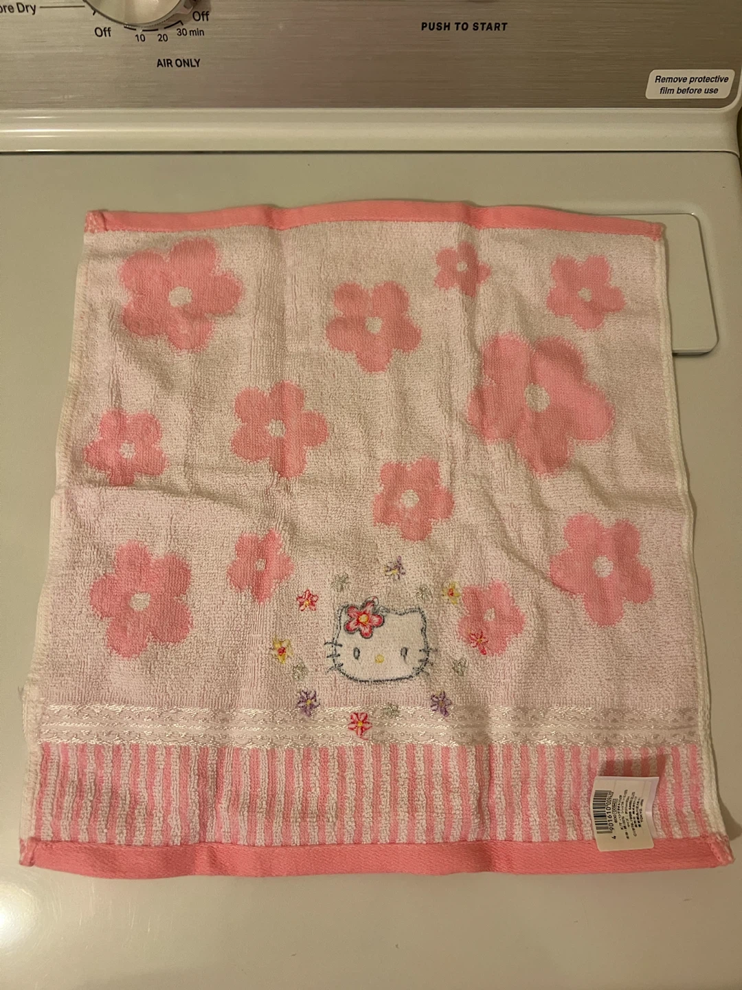Sanrio Hello Kitty Hand Towel - photo 2