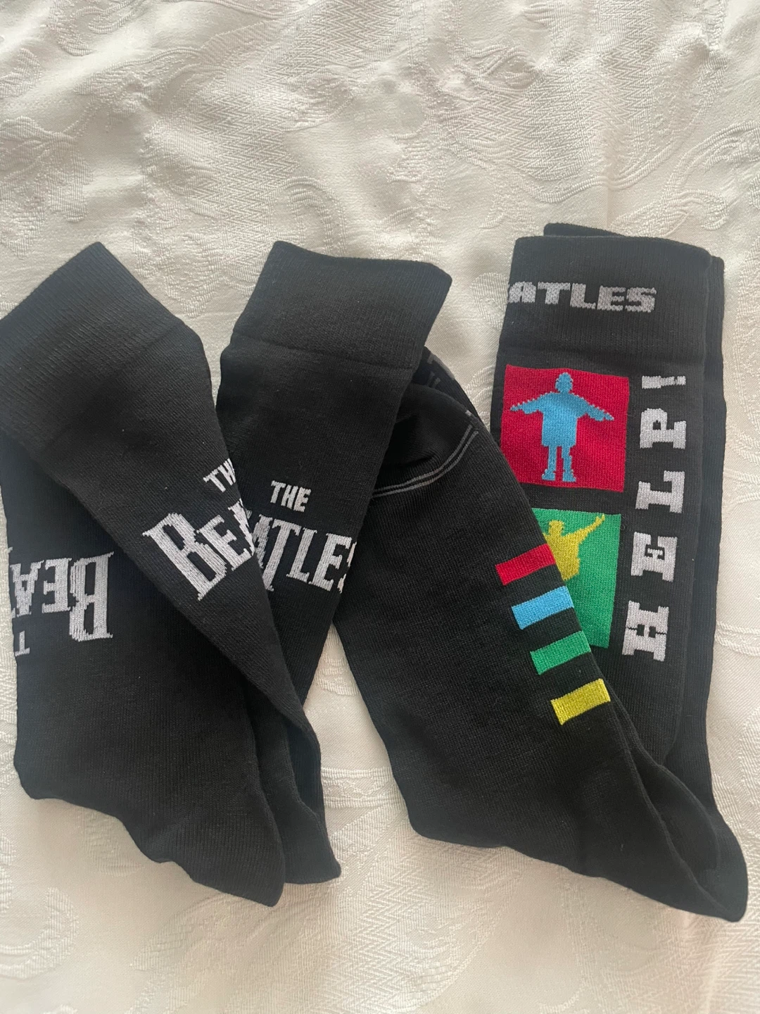 NEW! The Beatles Sock Set in Guitar Tin - photo 3
