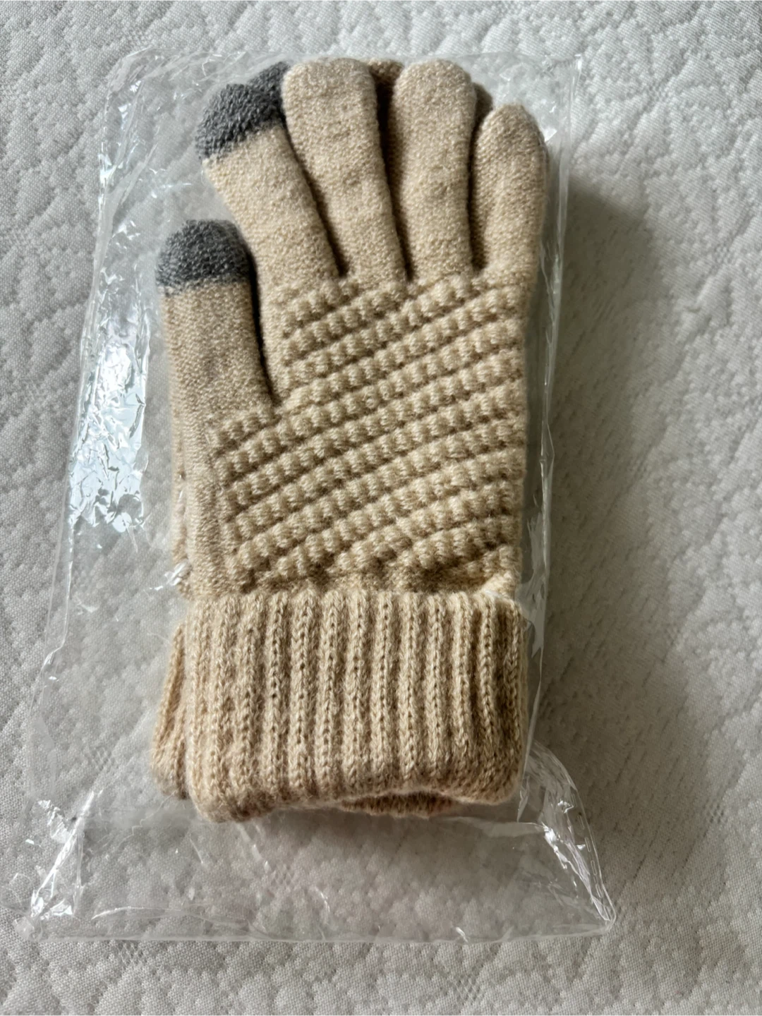 [BRAND NEW] TREVOR Beige Knitted Touchscreen Gloves