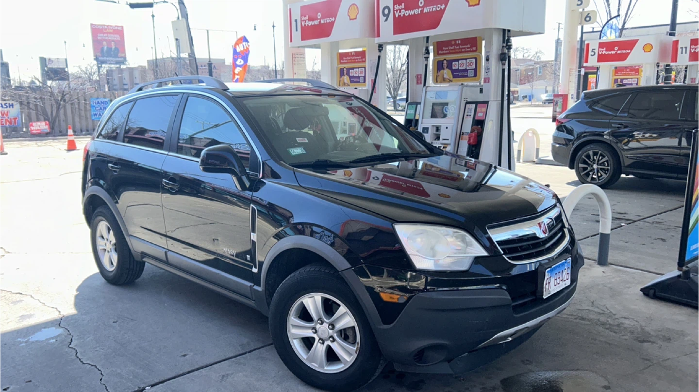 Black Saturn Vue SUV - photo 2