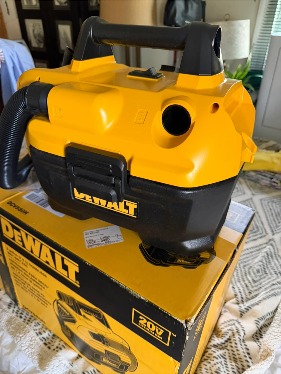 DeWalt 2 Gallon Cordless Wet-Dry Vac DCV580H - photo 2