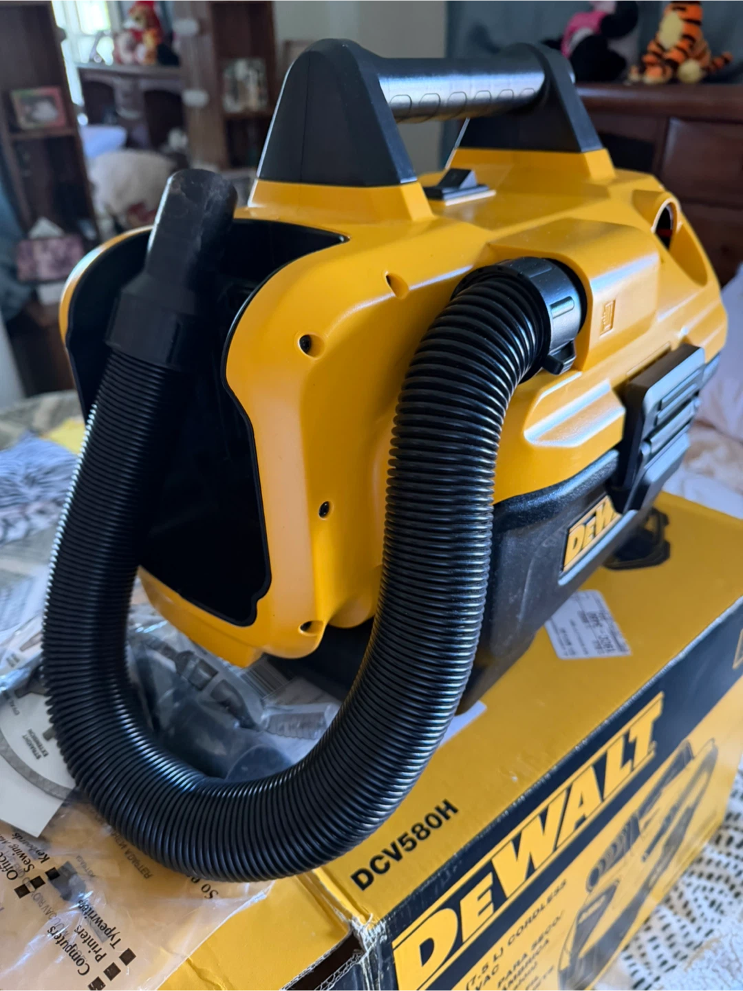 DeWalt 2 Gallon Cordless Wet-Dry Vac DCV580H - photo 3