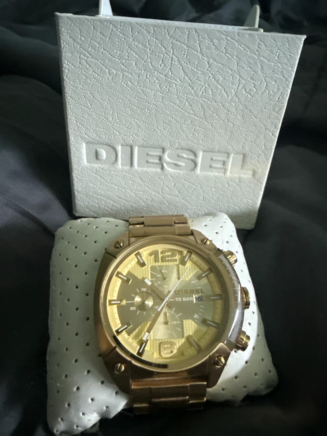 I’m selling a diesel watch