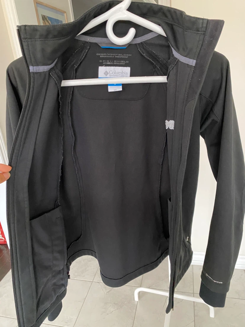 Women’s Black Columbia Waterproof Wind Jacket (Size XS) - photo 2