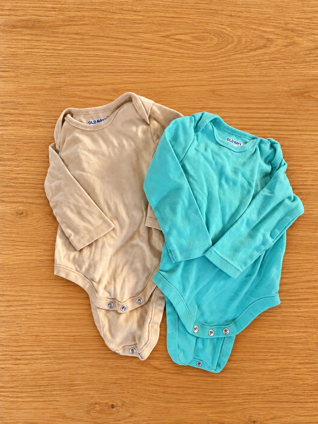 4/$10 Bundle of Two Old Navy Long Sleeve Baby Bodysuits 6-12M
