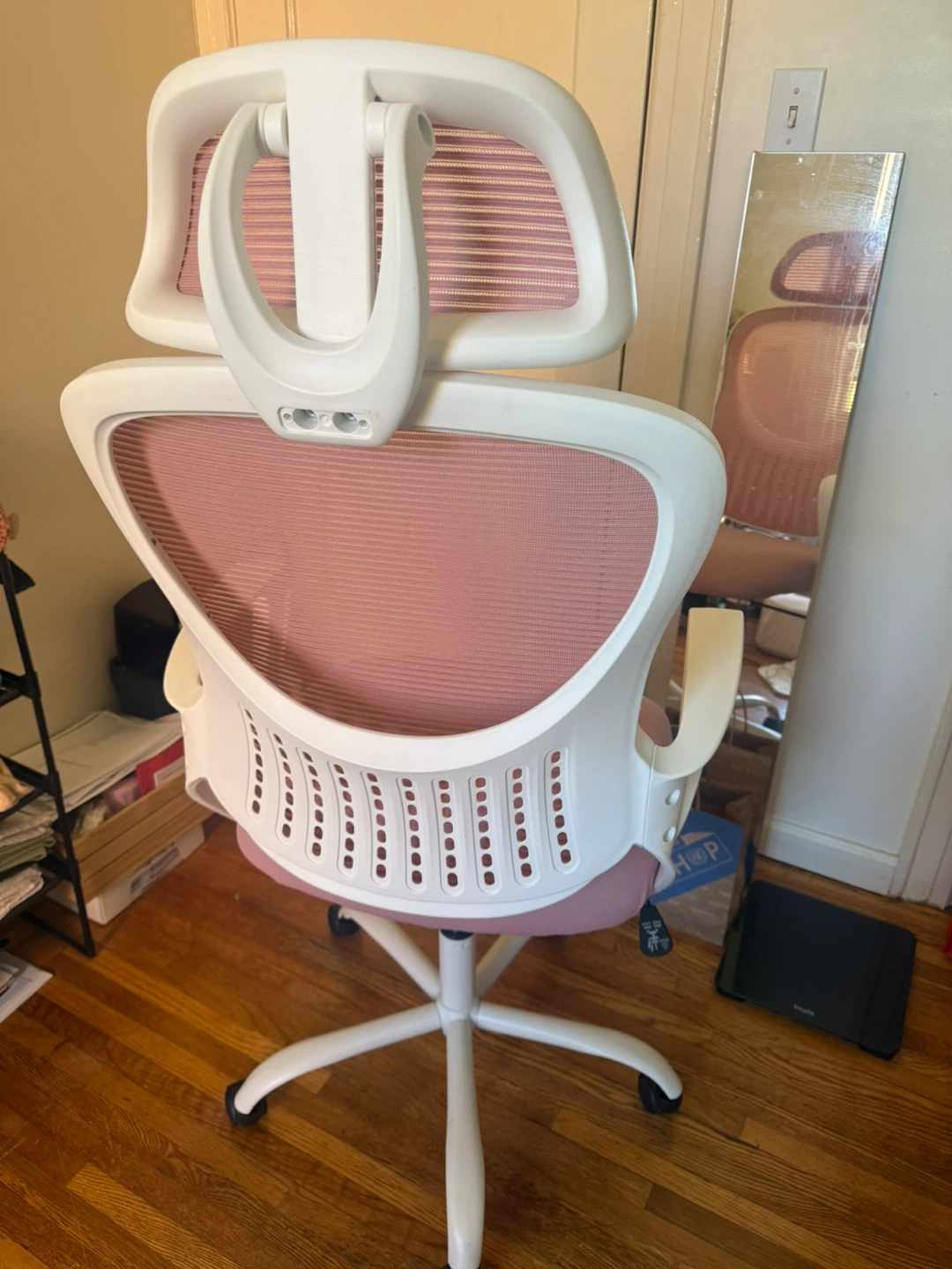 Pink office chair - photo 4