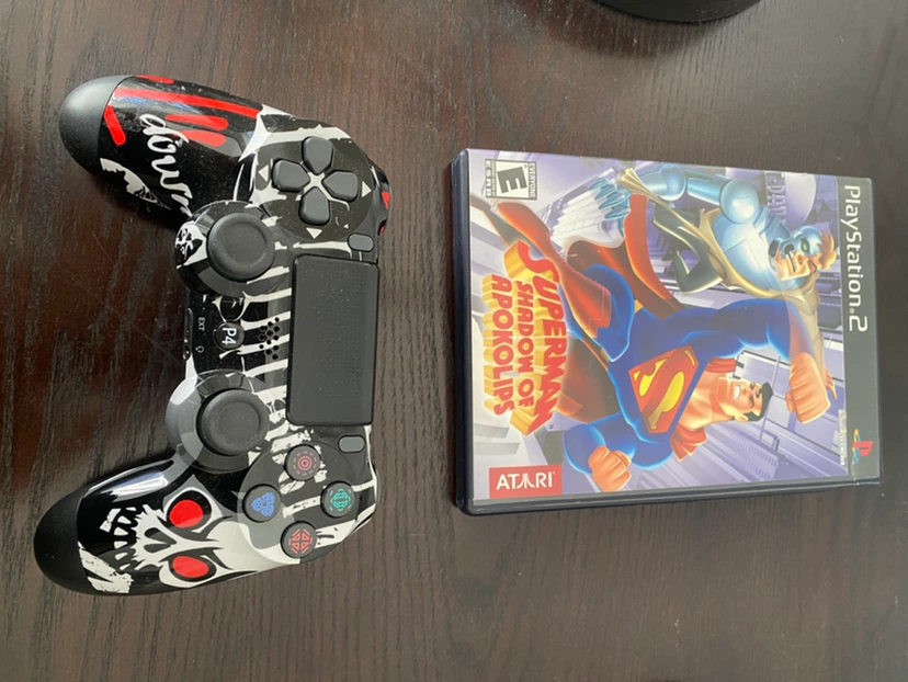 Shadow of Apokolips PS2 Game & controller