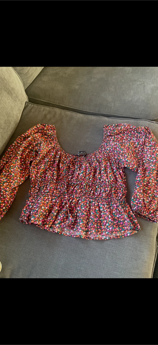 Assorted Women's Tops and Dresses Bundle - photo 2