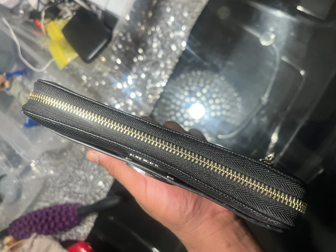 Guess Black Zip-Around Wallet - photo 2