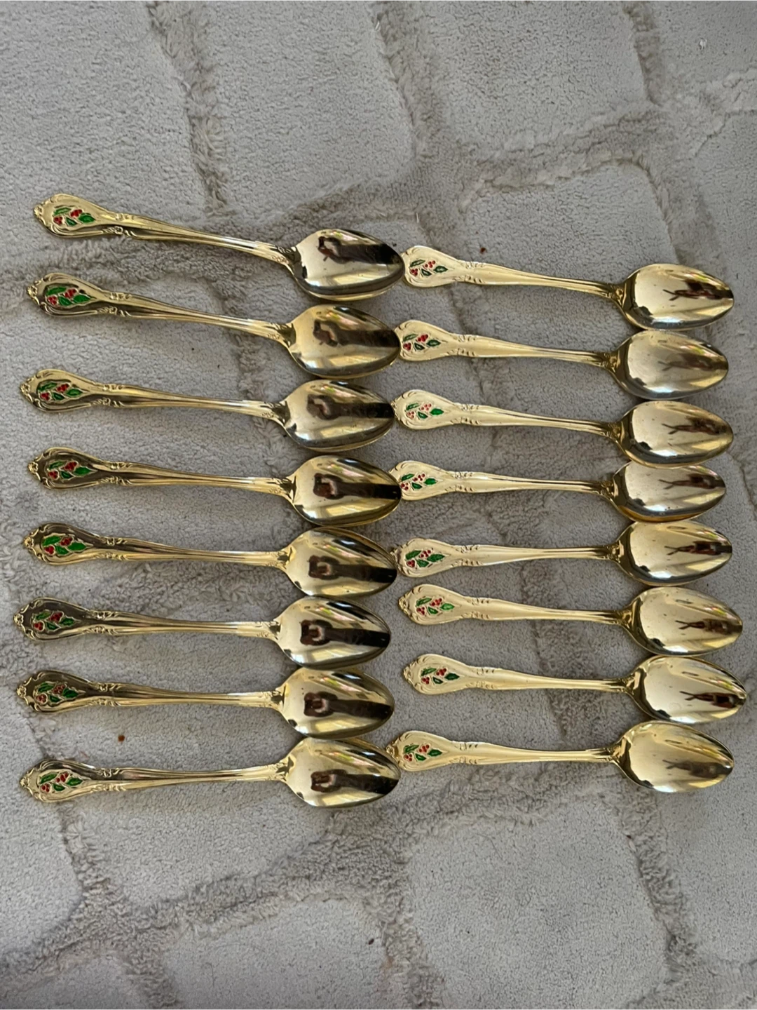 Holly Berry Flatware Gold Tone Stainless 5 piece) place setting - photo 5