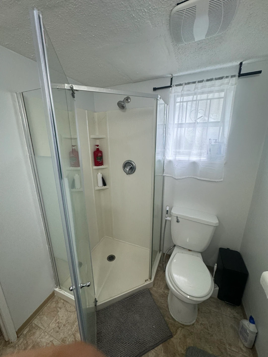 Private room to rent