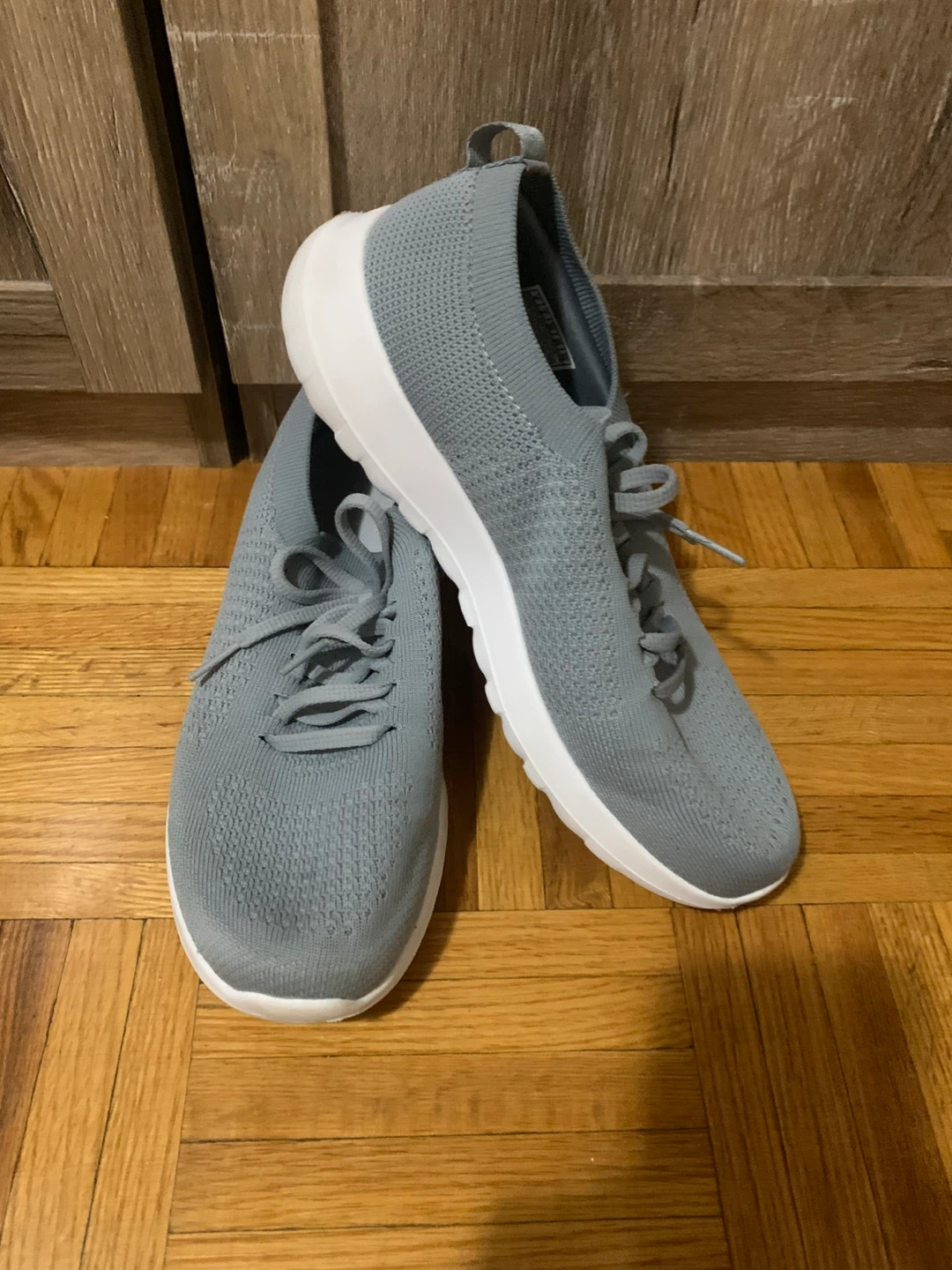 Sketchers Sneakers