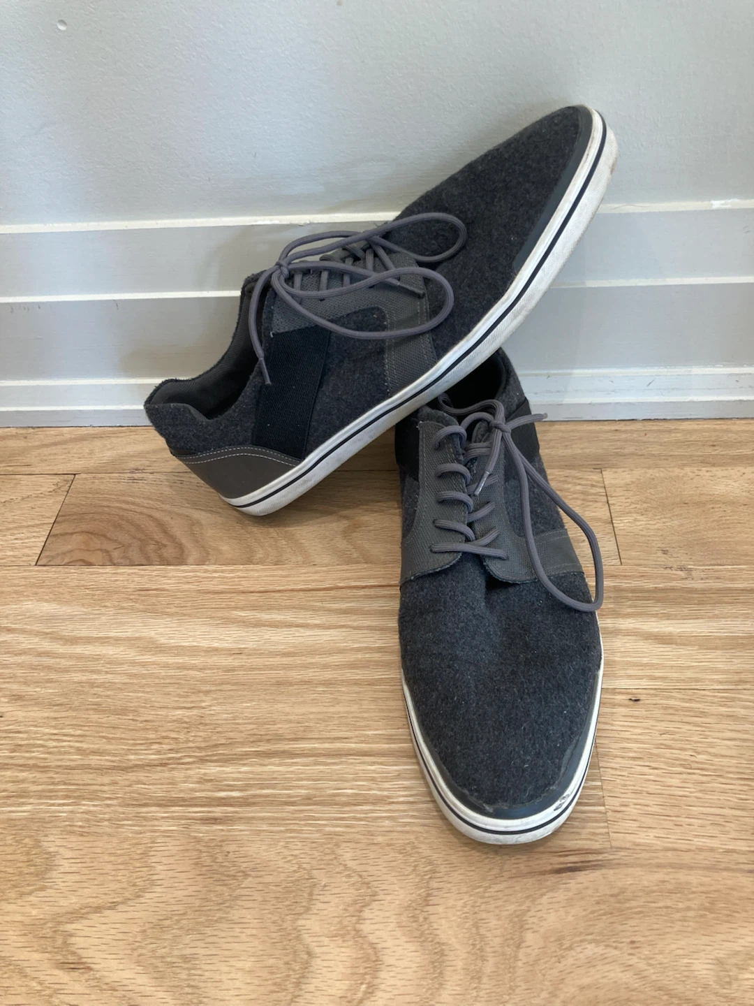 Aldo Grey Felt Sneakers Size 11 - photo 2