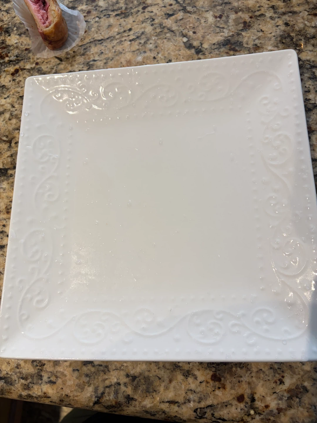 La Rochelle square white dinner plate
