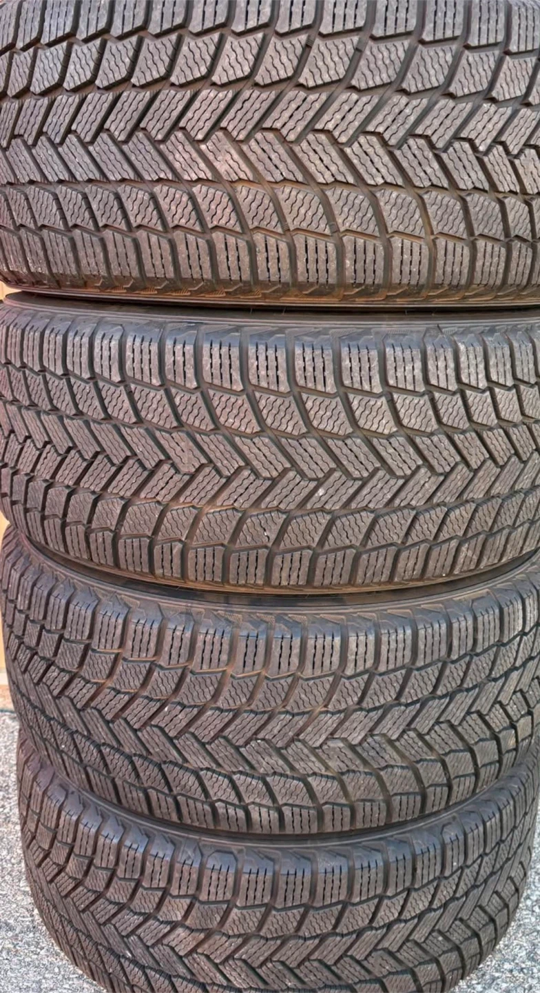 4 x 215/55/17 MECHLIN WINTER AND HYUNDAI KONA RIMS $1550 - photo 5
