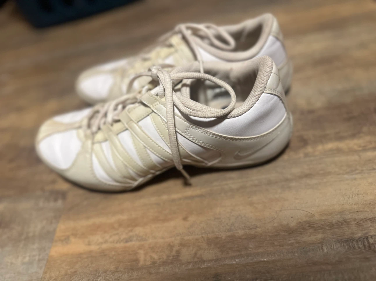 Nike Women's Cheer Shoes Size 8.5