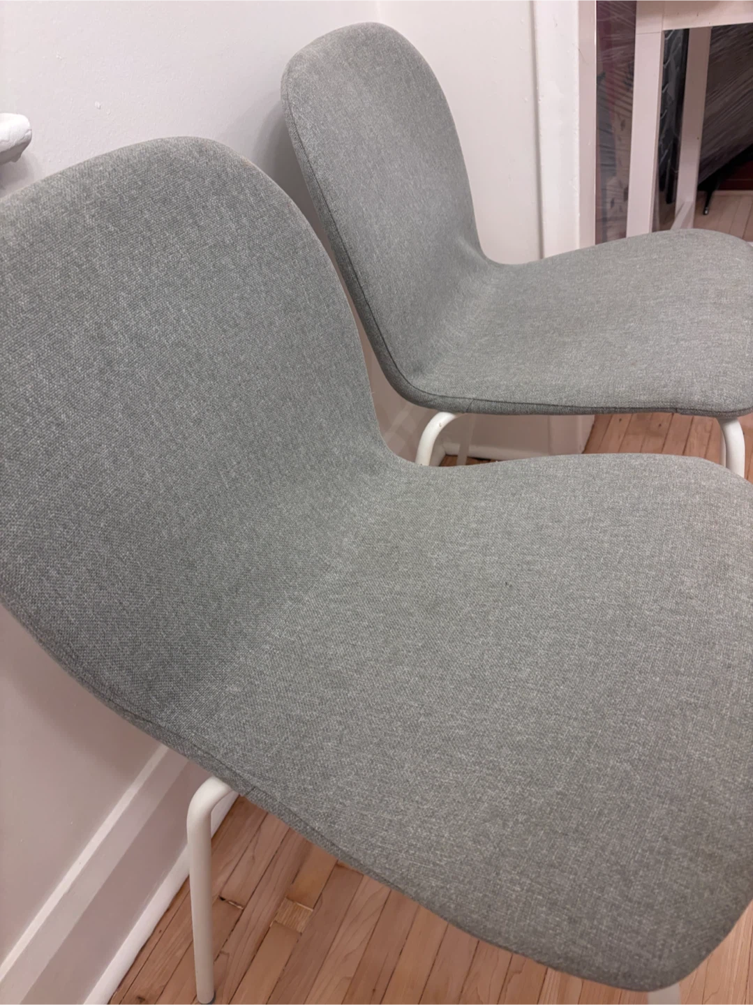 Pair of IKEA chairs - photo 2