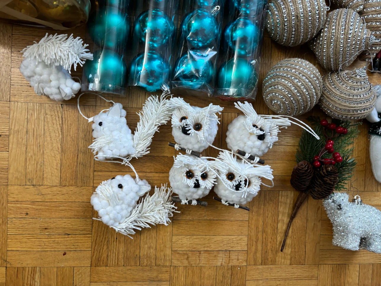 Large Christmas Ornament Collection - photo 2