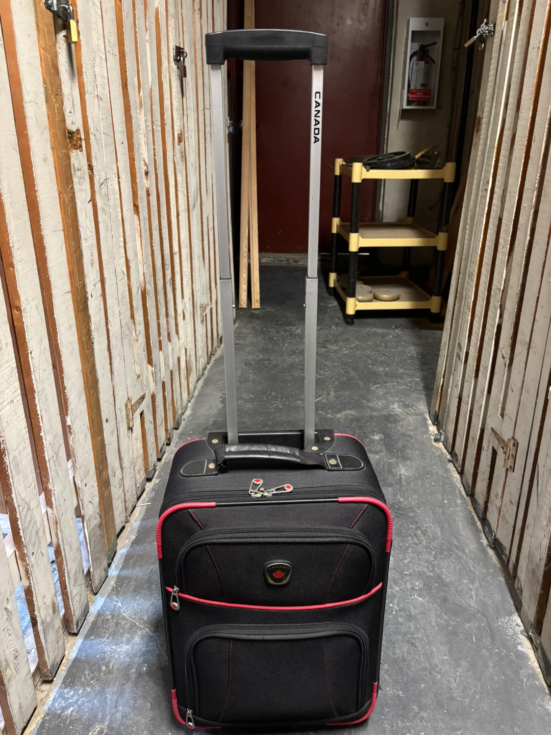 Canada Luggage Carry-On Suitcase