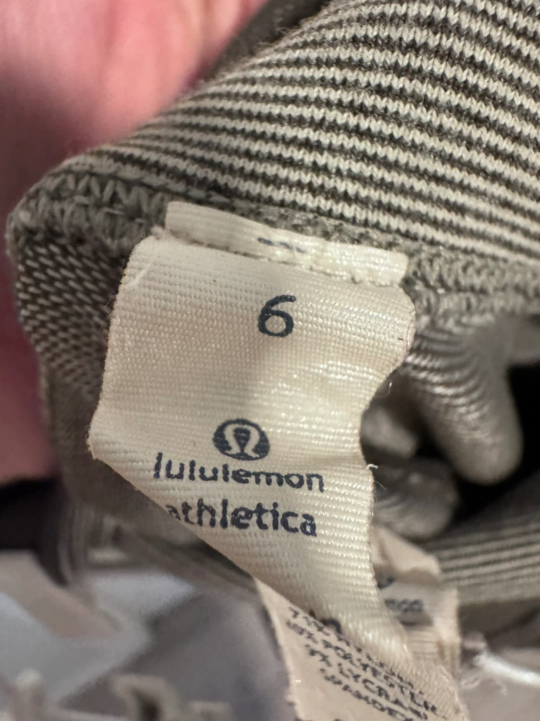 Lululemon Athletica Capris Grey Size 6 - photo 3