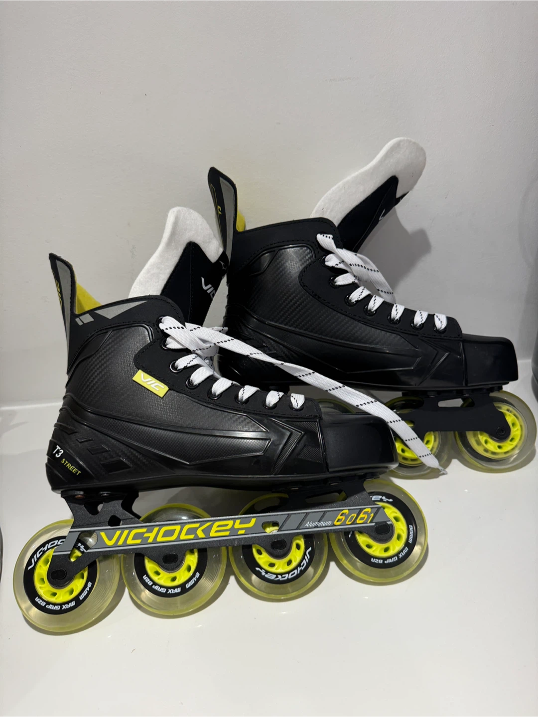 Vic Hockey T3 Street Inline Skates - Size 10