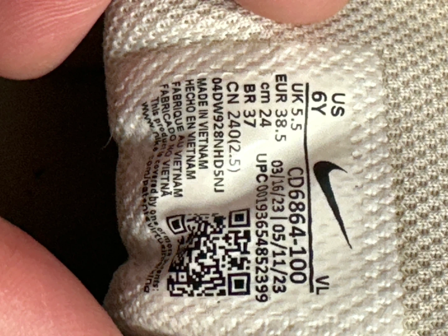 Nike Air Max 90 White Youth Size 6Y - photo 2