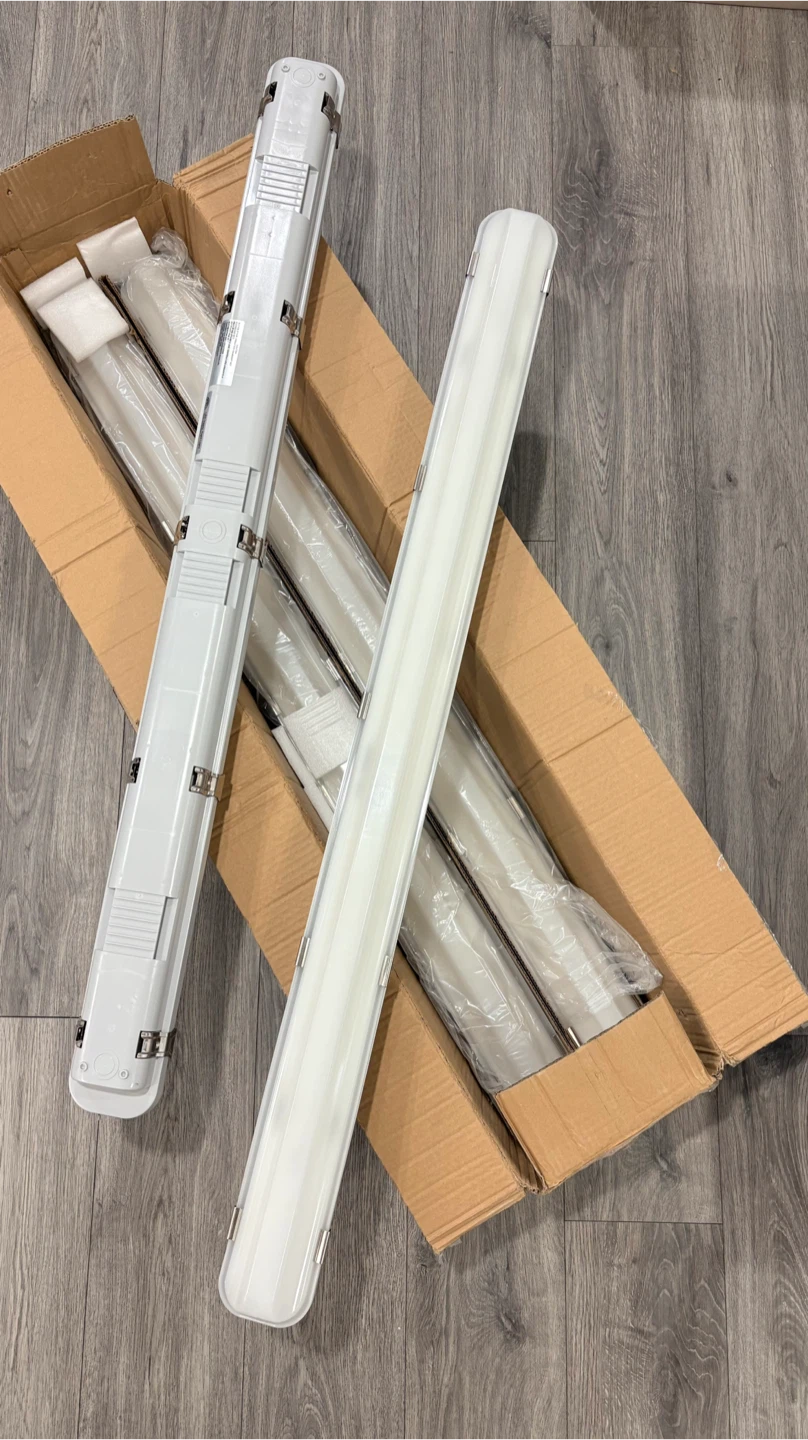 4 Pack LED Vapor Tight Light Fixtures - photo 2