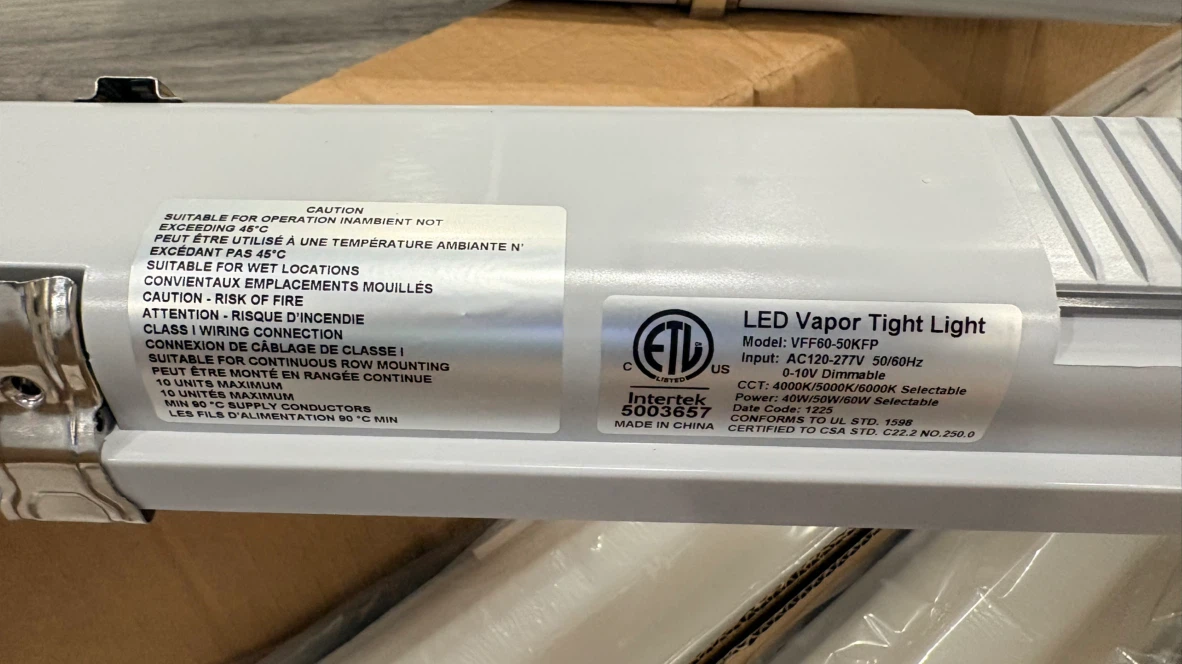 4 Pack LED Vapor Tight Light Fixtures - photo 3