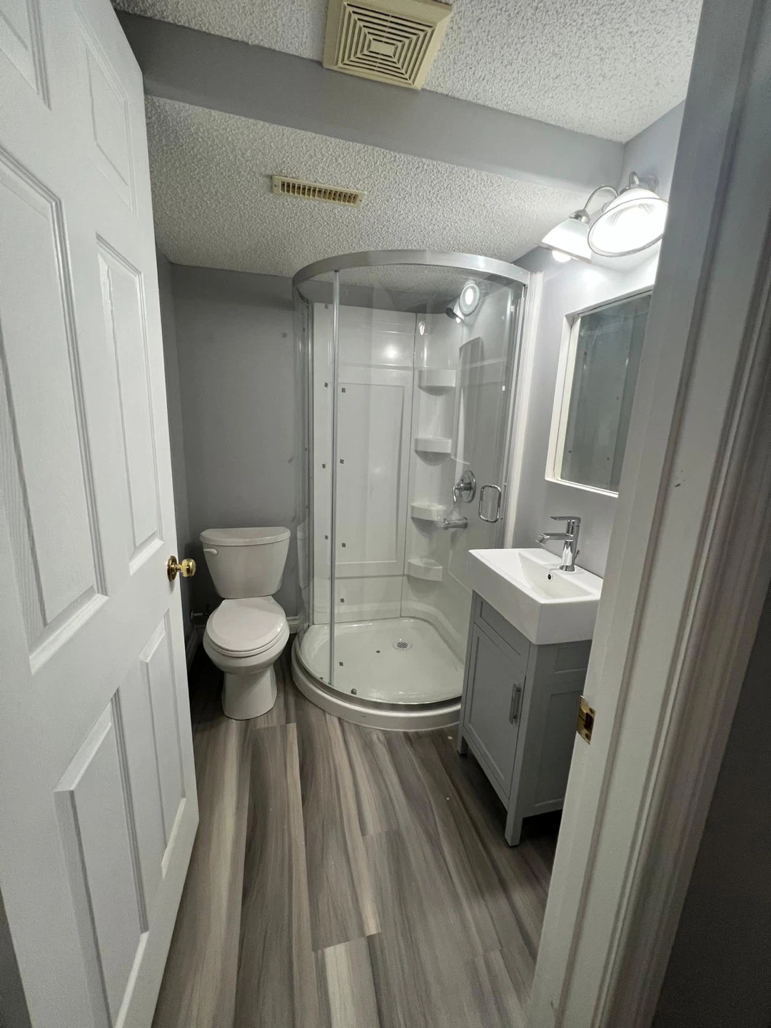 2 bedroom basement suite - photo 3