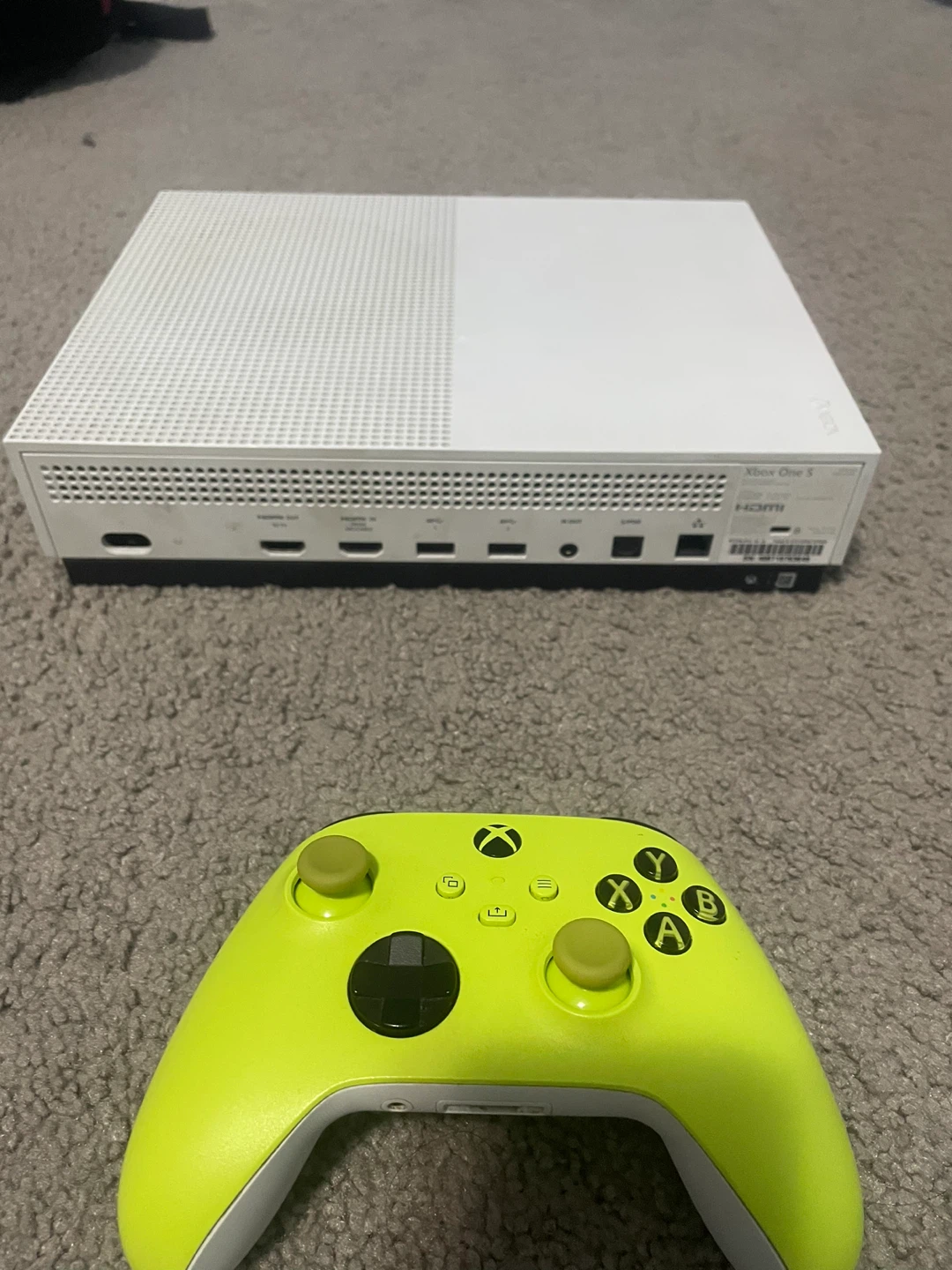 Xbox One S Console with Controller