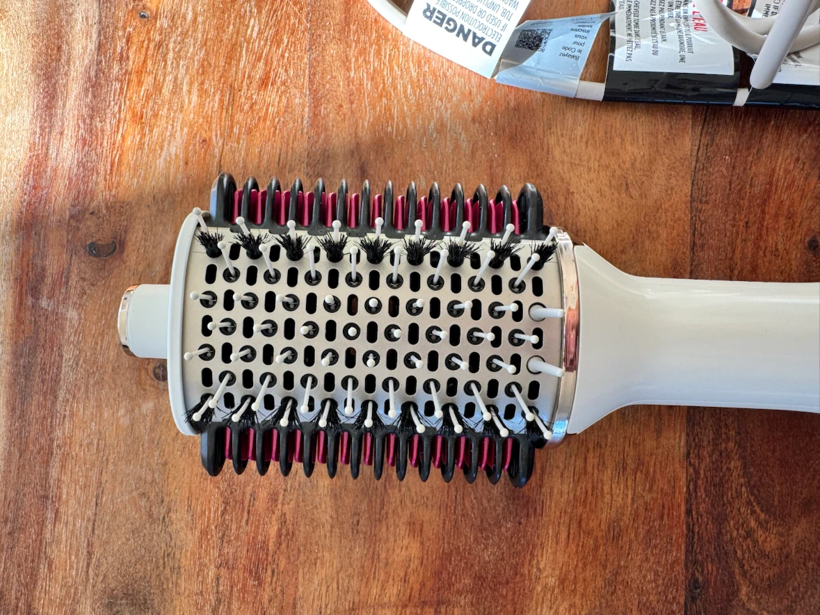 Shark Hair Styling Brush - photo 3