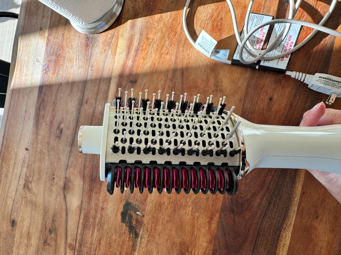 Shark Hair Styling Brush - photo 4