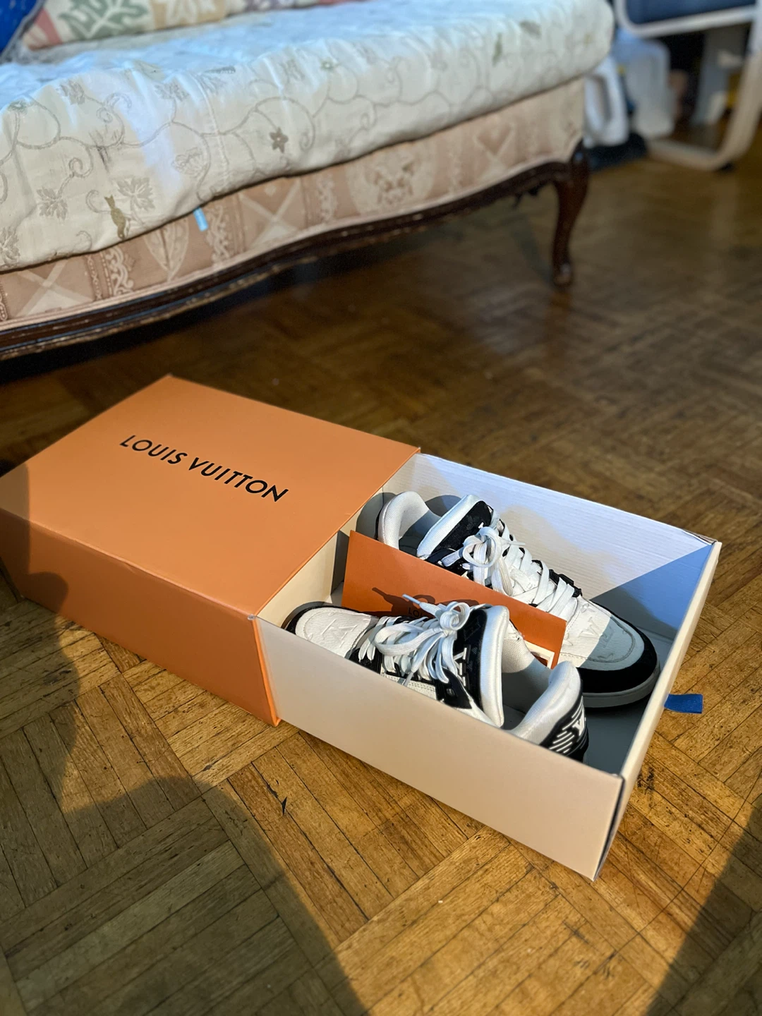 LOUIS VUITTON TRAINERS SIZE 10 MENS 9/10 CONDITION $105!!