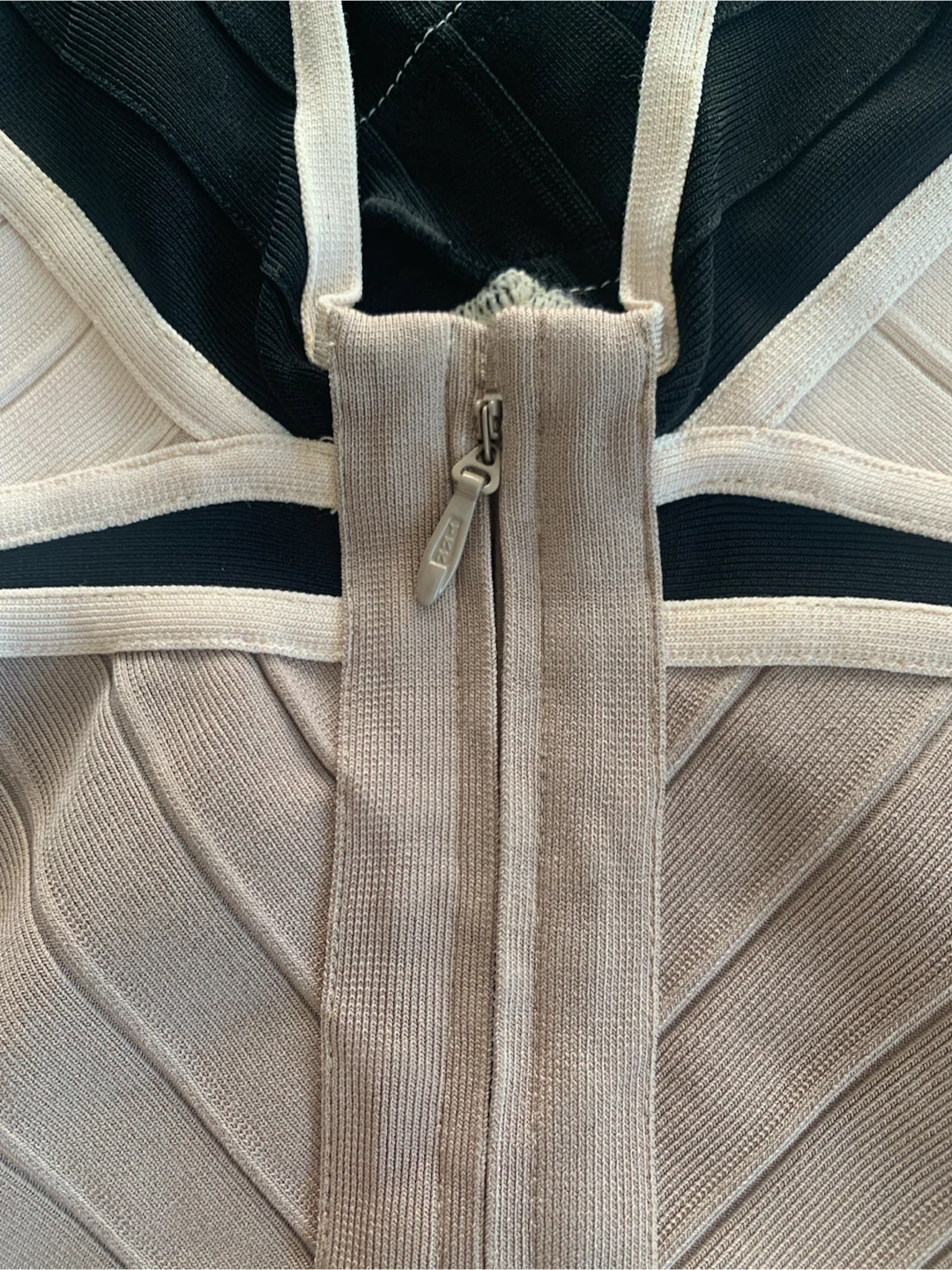 bandage dress, Herve Léger,  authentic medium - photo 5