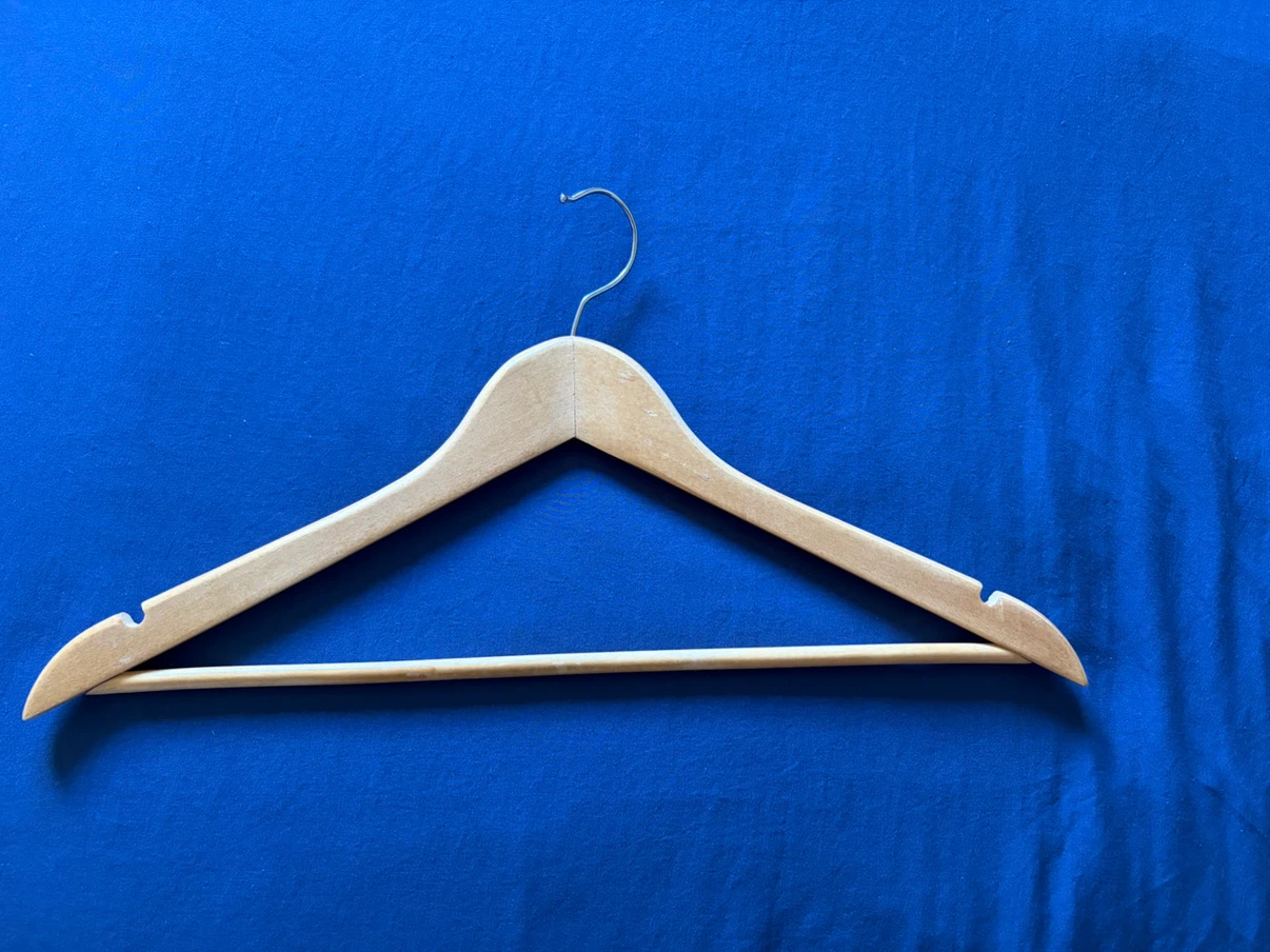 Wooden Clothes Hanger - photo 2