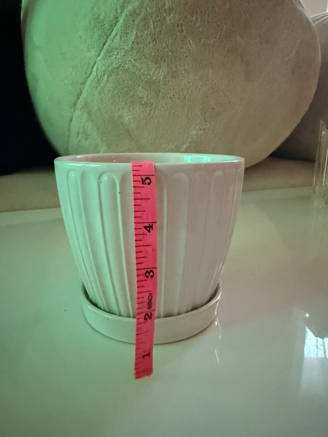 White Plant Pot with Saucer Attached - photo 2