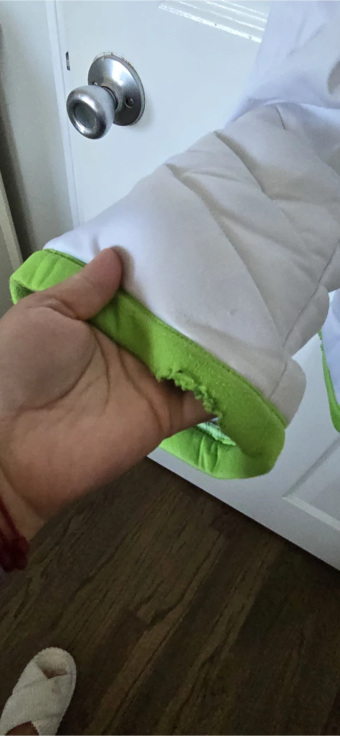 Buzz Lightyear Costume Size 4 - photo 4