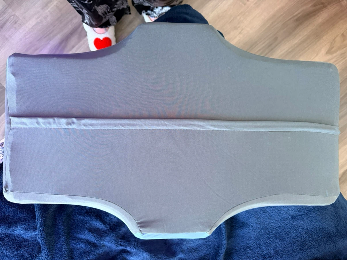 Contoured memory foam support pillow - photo 2